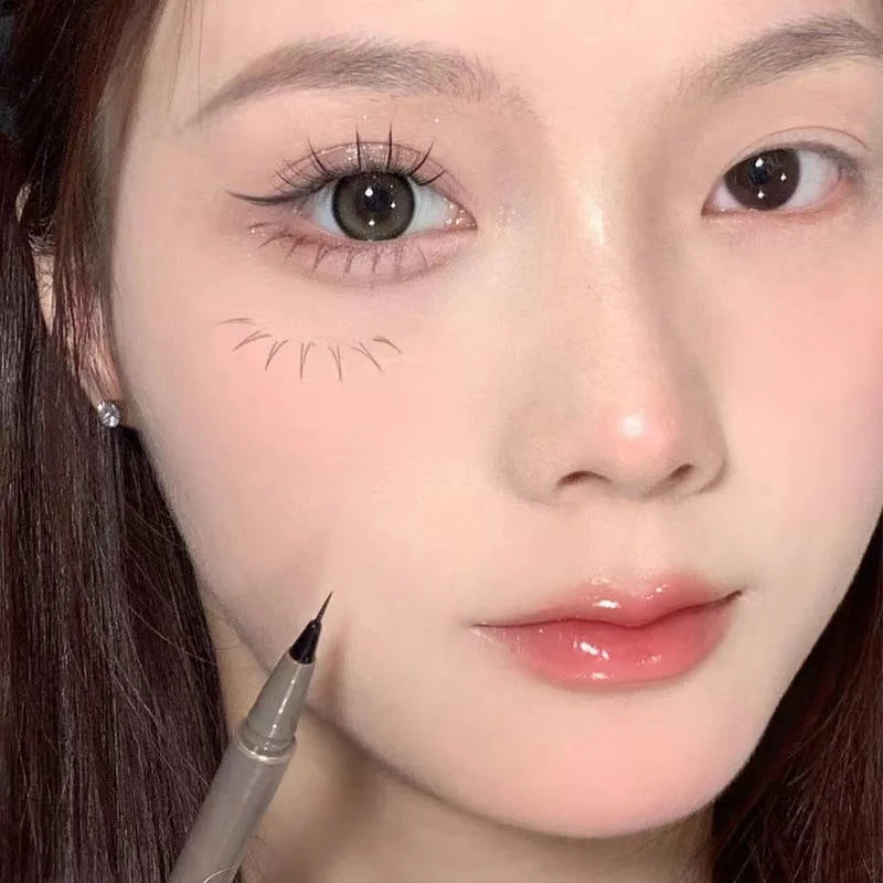 Slim eyeliner is waterproof, sweat-proof, long-lasting and non-smudged