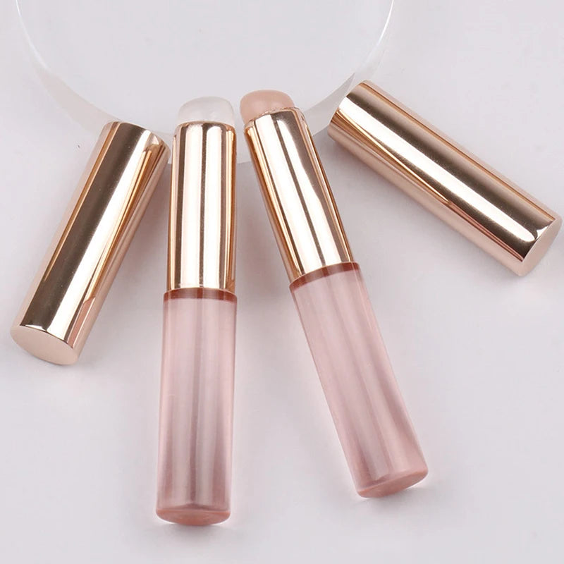 Angled Silicone Lip Brush - Soft, Portable Concealer & Lipstick Applicator